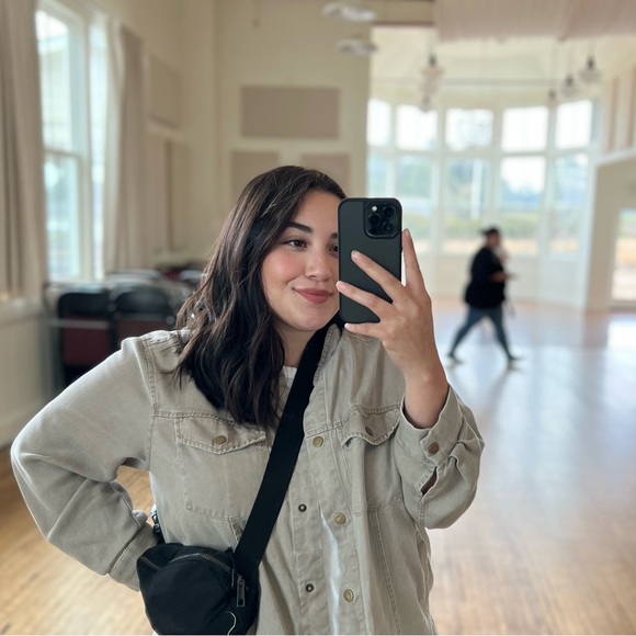 Profile Picture of Odalys Ramirez (@odalysramirez) on Poshmark