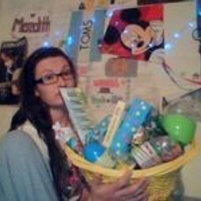 Profile Picture of Suzanne Moody (@SuzanneMoody7) on Twitter