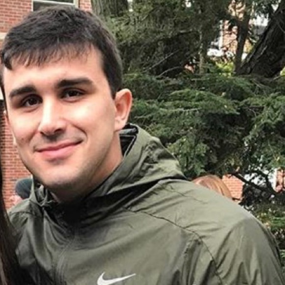 Profile Picture of Matthew Mckenna (@mck10421042) on Poshmark
