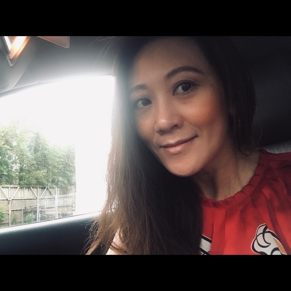 Profile Picture of Minhthu Nguyen (@minhthu060703) on Poshmark