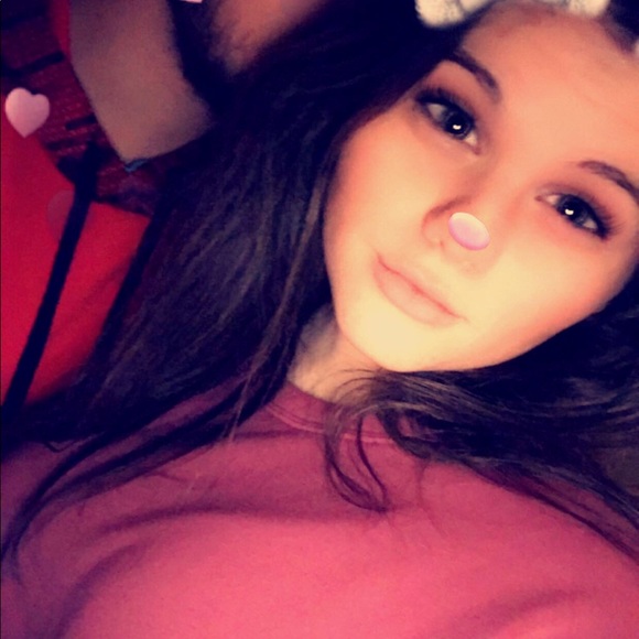 Profile Picture of Brianna Schoolcraft (@bbb2332) on Poshmark