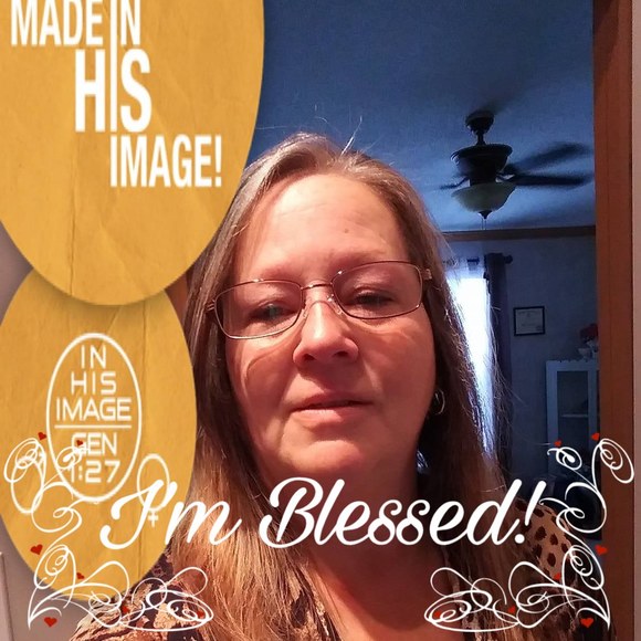 Profile Picture of Donna Kearns (@deedee89wes) on Poshmark