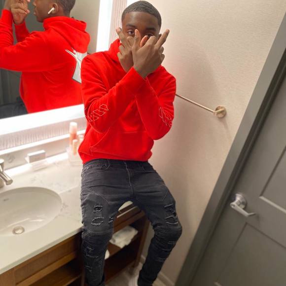 Profile Picture of William Mcgee (@williammcgee511) on Poshmark