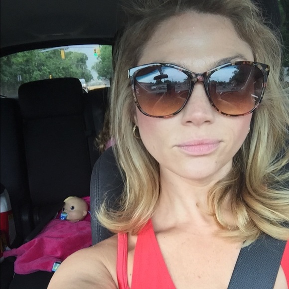 Profile Picture of Jenna Danseglio (@jd220) on Poshmark