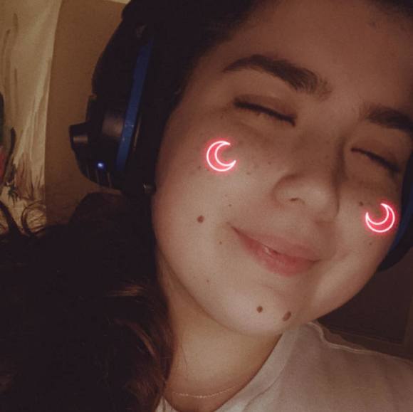 Profile Picture of Marissa Vitellaro (@rissygurly) on Poshmark