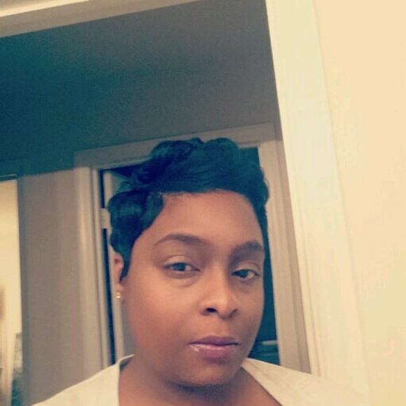 Profile Picture of Ronika Mccaskill (@poppins14) on Poshmark