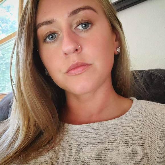 Profile Picture of Jaya Charbarneau (@jscharbar) on Poshmark