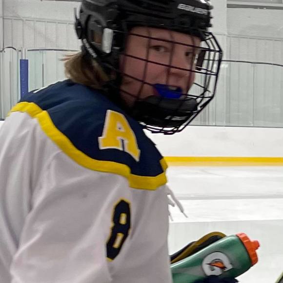 Profile Picture of Dawn Mckay siegrist (@dlta111) on Poshmark