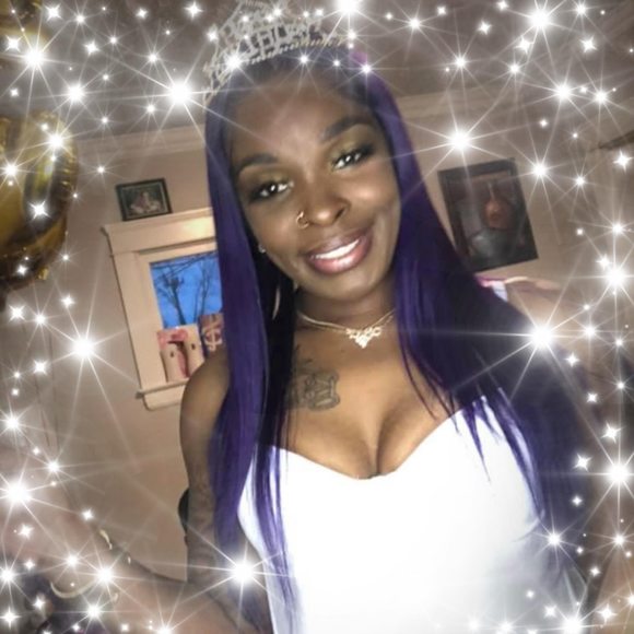 Profile Picture of Cierra Moore (@mrsblockbusta) on Poshmark