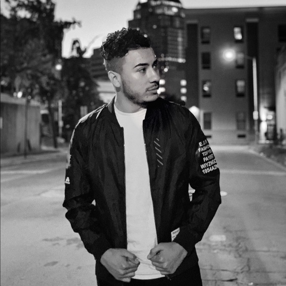 Profile Picture of Cesar Ruiz (@cjosueruiz) on Poshmark