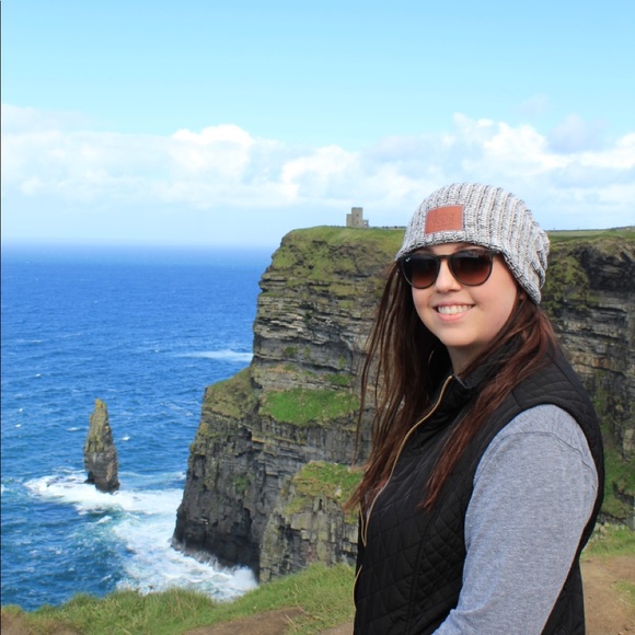 Profile Picture of Lauren Lorentz (@lonicole26) on Poshmark