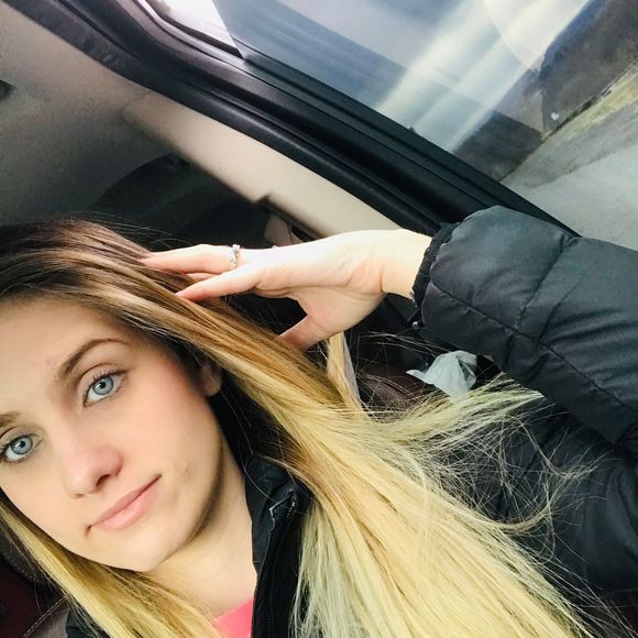 Profile Picture of Kristen Gesek (@klm1894j) on Poshmark