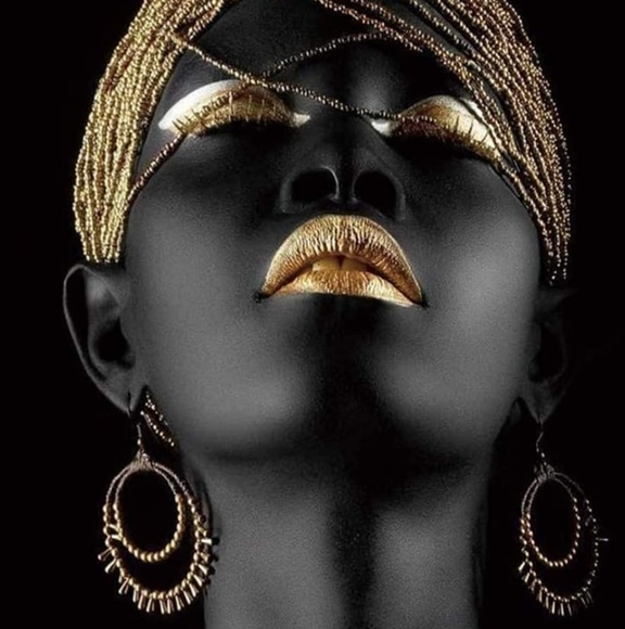 Profile Picture of Ladina Alls (@bargainbaby1970) on Poshmark