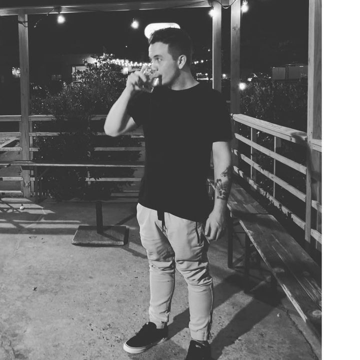 Profile Picture of Zach (@zacharyellerbe) on Tiktok