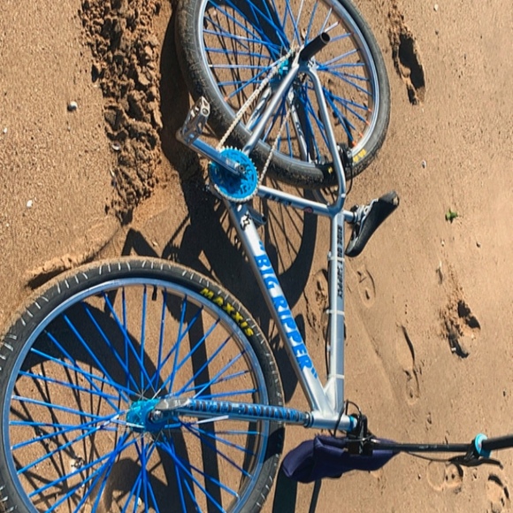 Profile Picture of Anthony Ayuso (@anthony_a9158) on Poshmark