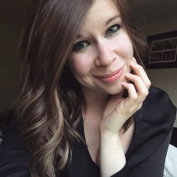 Profile Picture of Kristin Parrish (@heykristinkay) on Poshmark