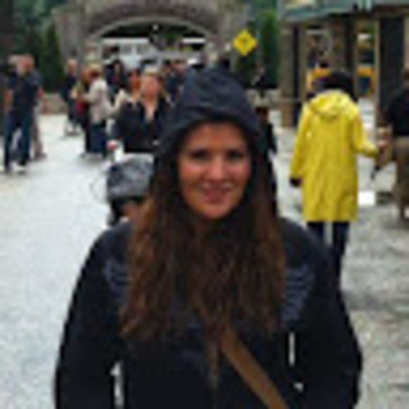 Profile Picture of Sandy Aaraj (@sfaaraj) on Poshmark