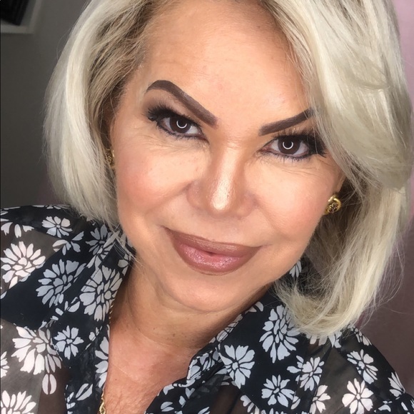 Profile Picture of Esperanza Garthwait (@e_garthwait) on Poshmark
