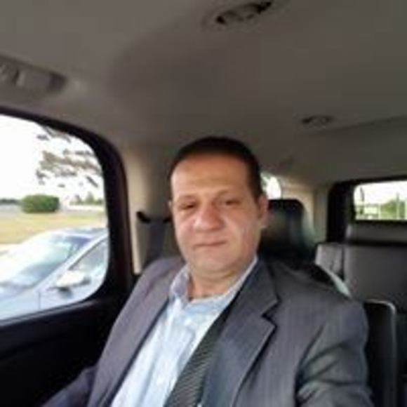 Profile Picture of Ahmed Esawi (@esawi77) on Poshmark