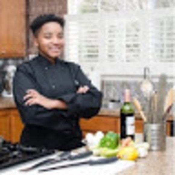Profile Picture of Chef charmaine Thee tatted chef (@nosweatcatering) on Poshmark