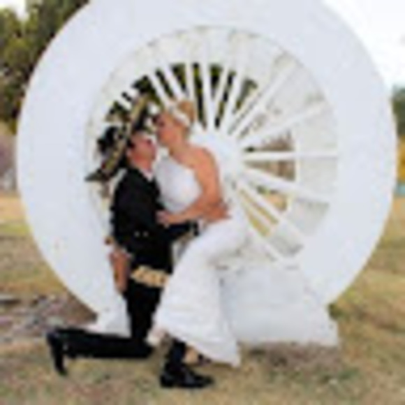 Profile Picture of Amelia Perez (@melyperez702) on Poshmark