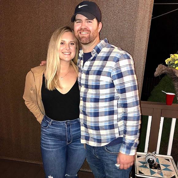 Profile Picture of Becca Huttinger (@beccahuttinger) on Poshmark