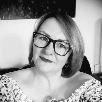 Profile Picture of Tracy Cutler (@Ms_Liberum) on Twitter