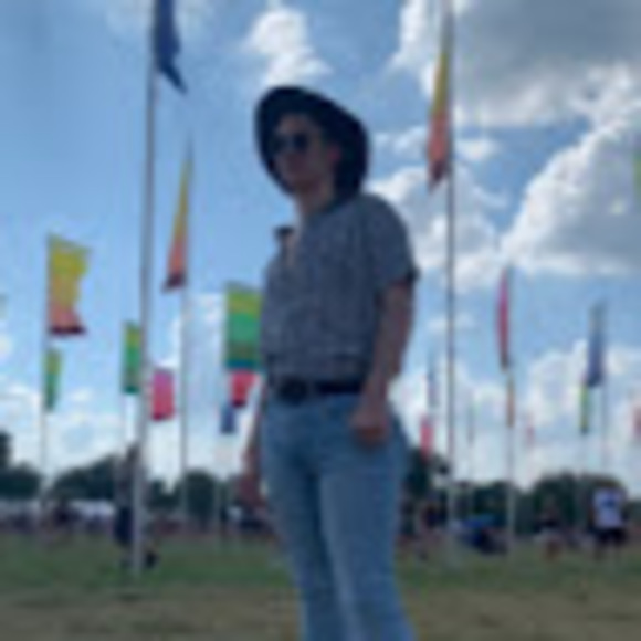 Carson Peddicord - Poshmark Profile Picture of Carson Peddicord (@carsonpeddicord) on Poshmark