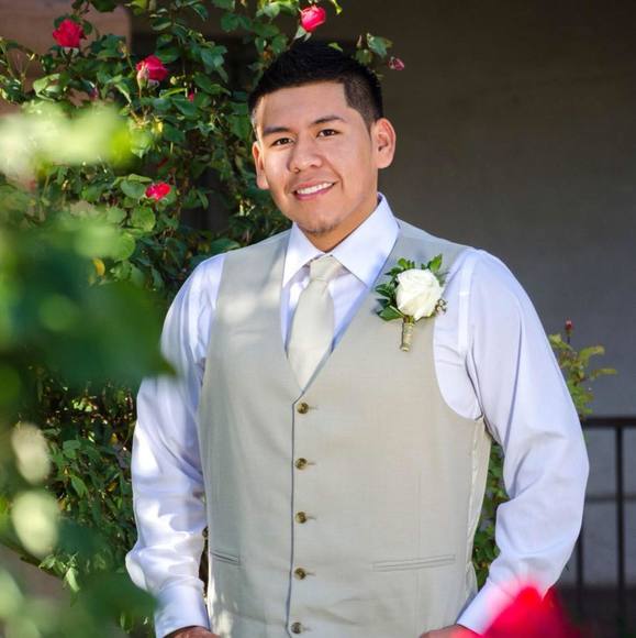 Andrew Papuyo - Poshmark Profile Picture of Andrew Papuyo (@andrewpapuyo) on Poshmark