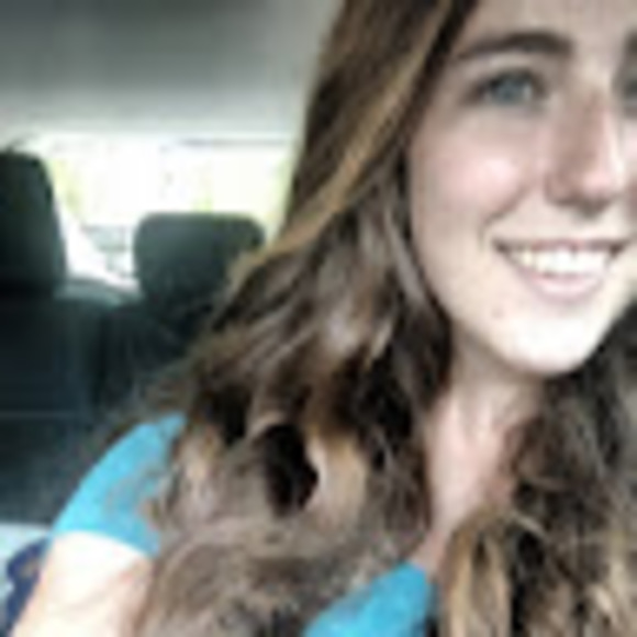 Profile Picture of Shelby Attaway (@attagirlsa) on Poshmark