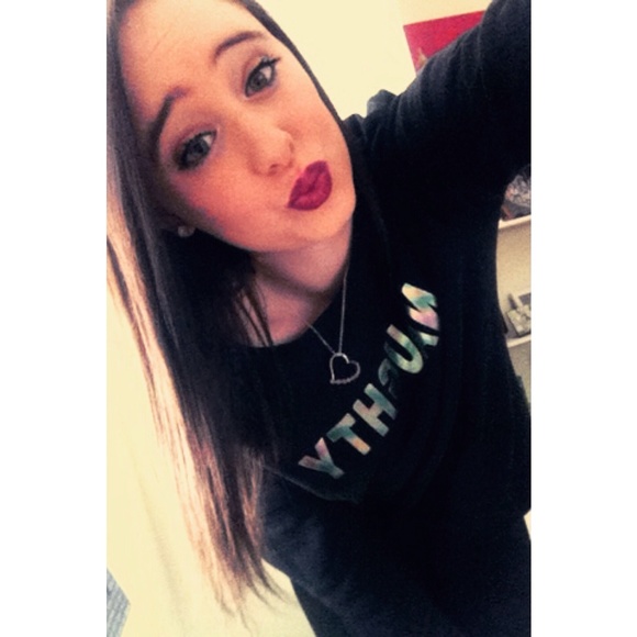 Profile Picture of Kristen Wiedemann (@kwiedemann96) on Poshmark