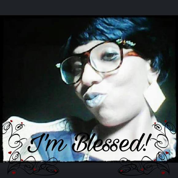 Profile Picture of Meka Shamell (@scarmenia) on Poshmark