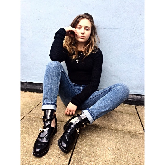 Profile Picture of Madeleine Ambort (@madyamb) on Poshmark