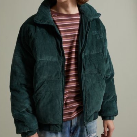 Profile Picture of Julianna Miano (@juliannaemiano) on Poshmark