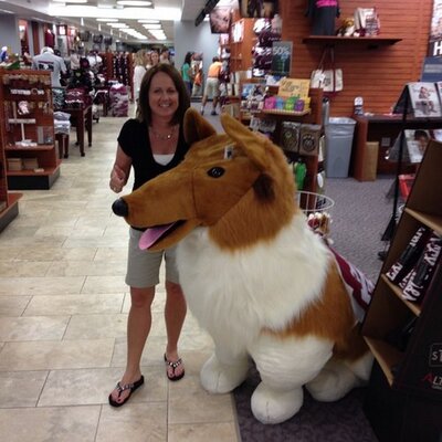 Profile Picture of Cheryl Turner (@CypressAggie88) on Twitter