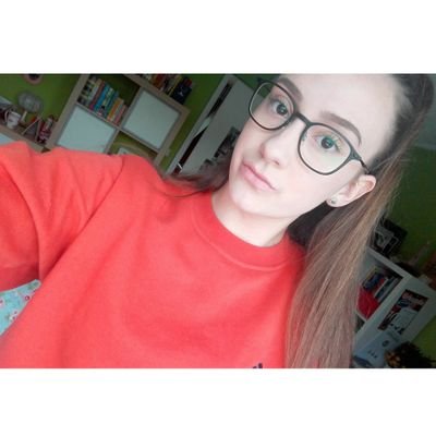 Profile Picture of Julia Engelke (@JuliaEngelke2) on Twitter