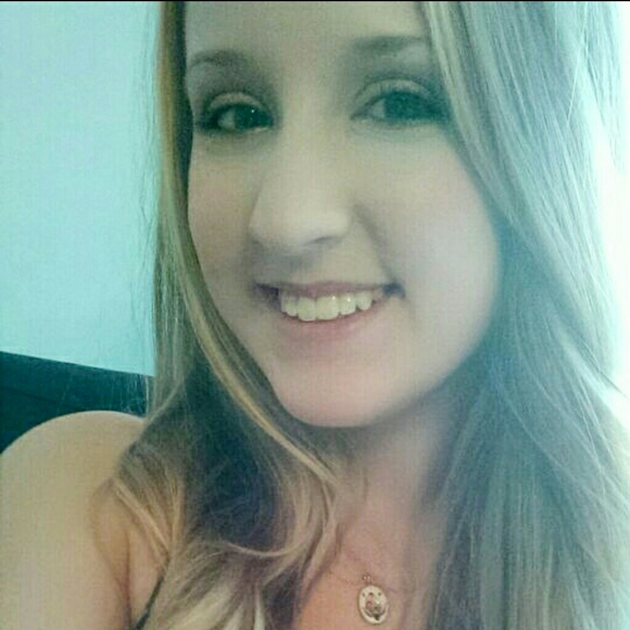 Profile Picture of Sydney Martin (@sydney2511) on Poshmark