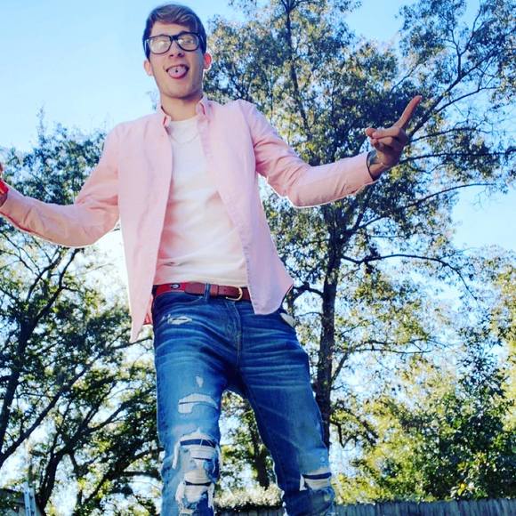 Profile Picture of Matthew Anders (@matthewanders95) on Poshmark