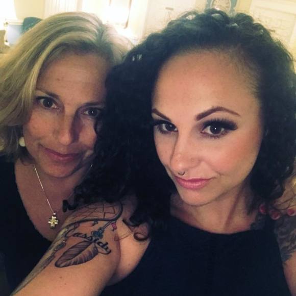 Profile Picture of Allie Weisberger (@alliel0729) on Poshmark