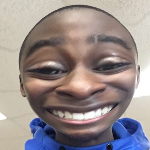 Profile Picture of Ray Michael (@rmich23) on Poshmark