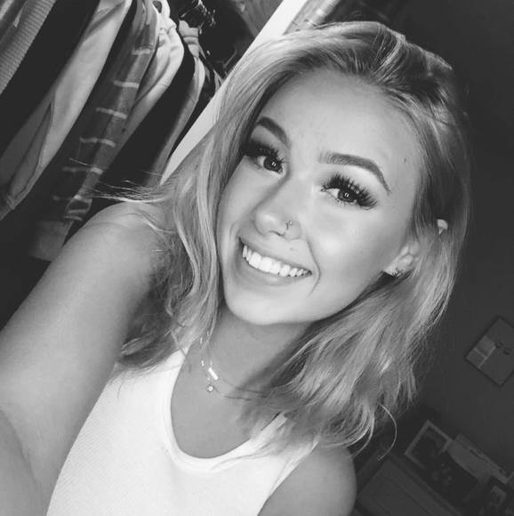 Madisyn Banfill - Poshmark Profile Picture of Madisyn Banfill (@madisynbanfill) on Poshmark