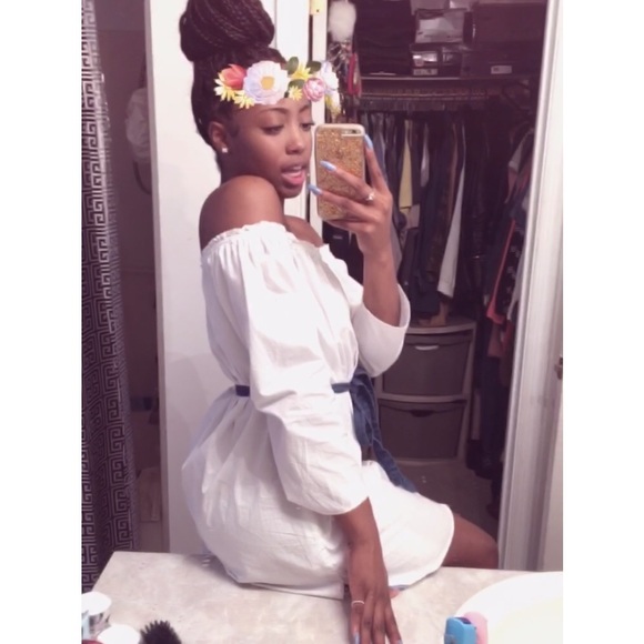 Profile Picture of Chyna Moore (@andimchyna) on Poshmark