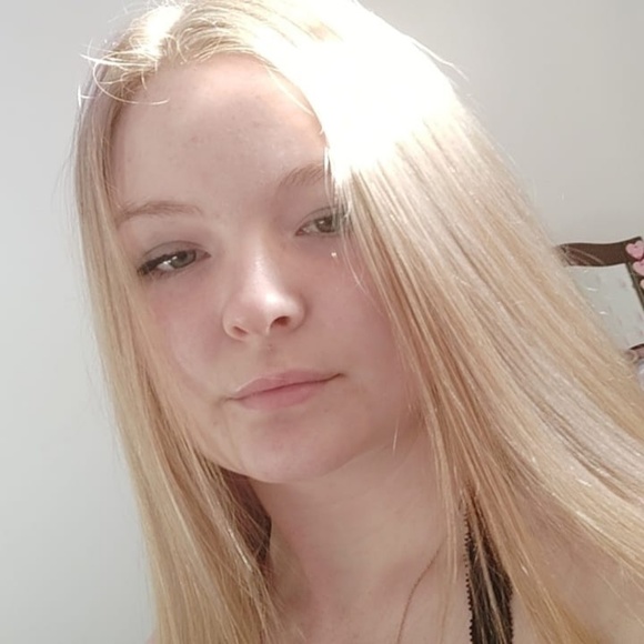 Profile Picture of Raegan Sakers (@raegan05) on Poshmark