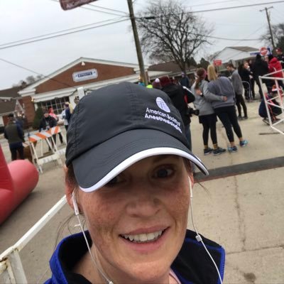Profile Picture of Sarah L. Braun (@lawlers22) on Twitter