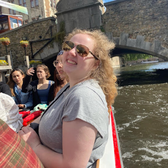 Profile Picture of Olivia Wingender (@oliviagrace0902) on Poshmark