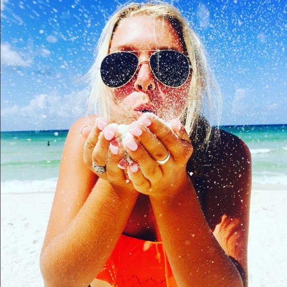 Profile Picture of Kelsey Koenig (@kelseyk22) on Poshmark