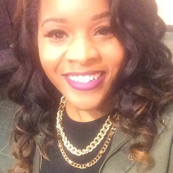 Profile Picture of Jasmine Shoatz-bey (@jshoatzbey) on Poshmark