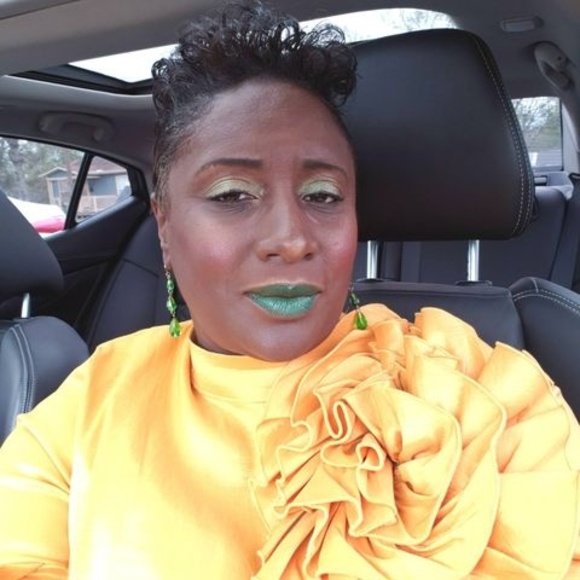 Profile Picture of Leatha Groomes (@prayful2000) on Poshmark