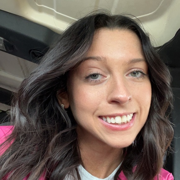 Profile Picture of Skylar Carter (@skylarcarter82) on Poshmark