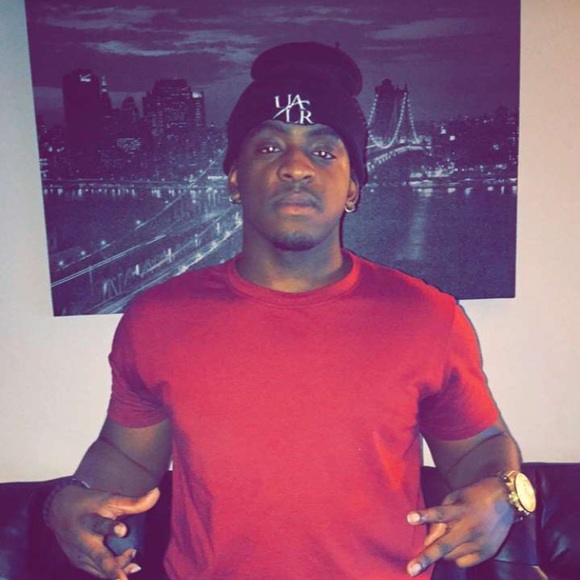 Profile Picture of Malcolm Williams (@king_mac25) on Poshmark